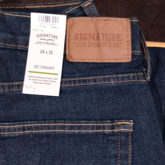 Signature Levi's NWT